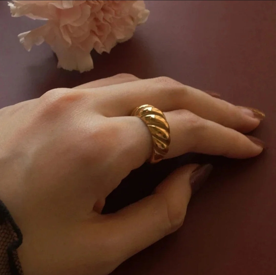 Croissant Ring