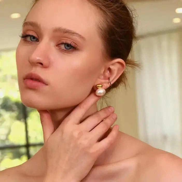 Oval Pearl Stud